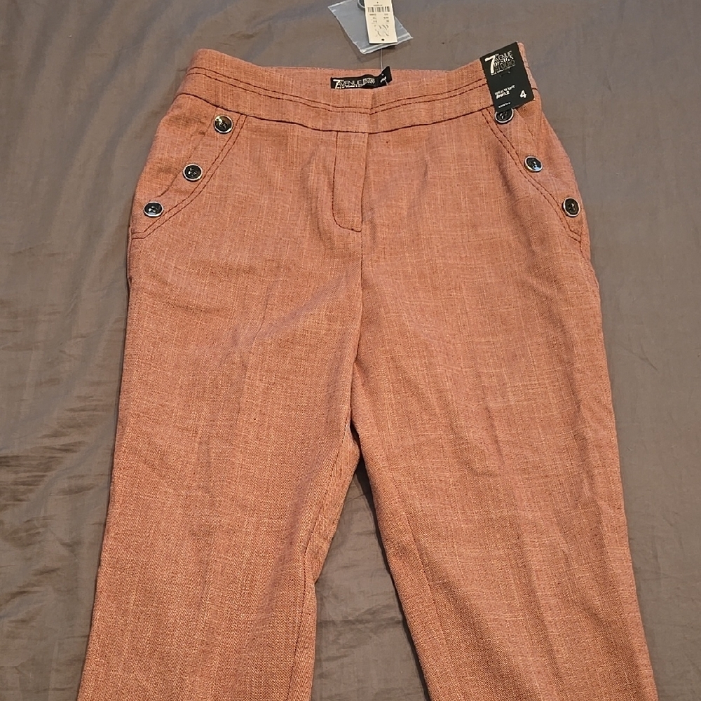 Avenue Pink High-Waisted Cropped Pants